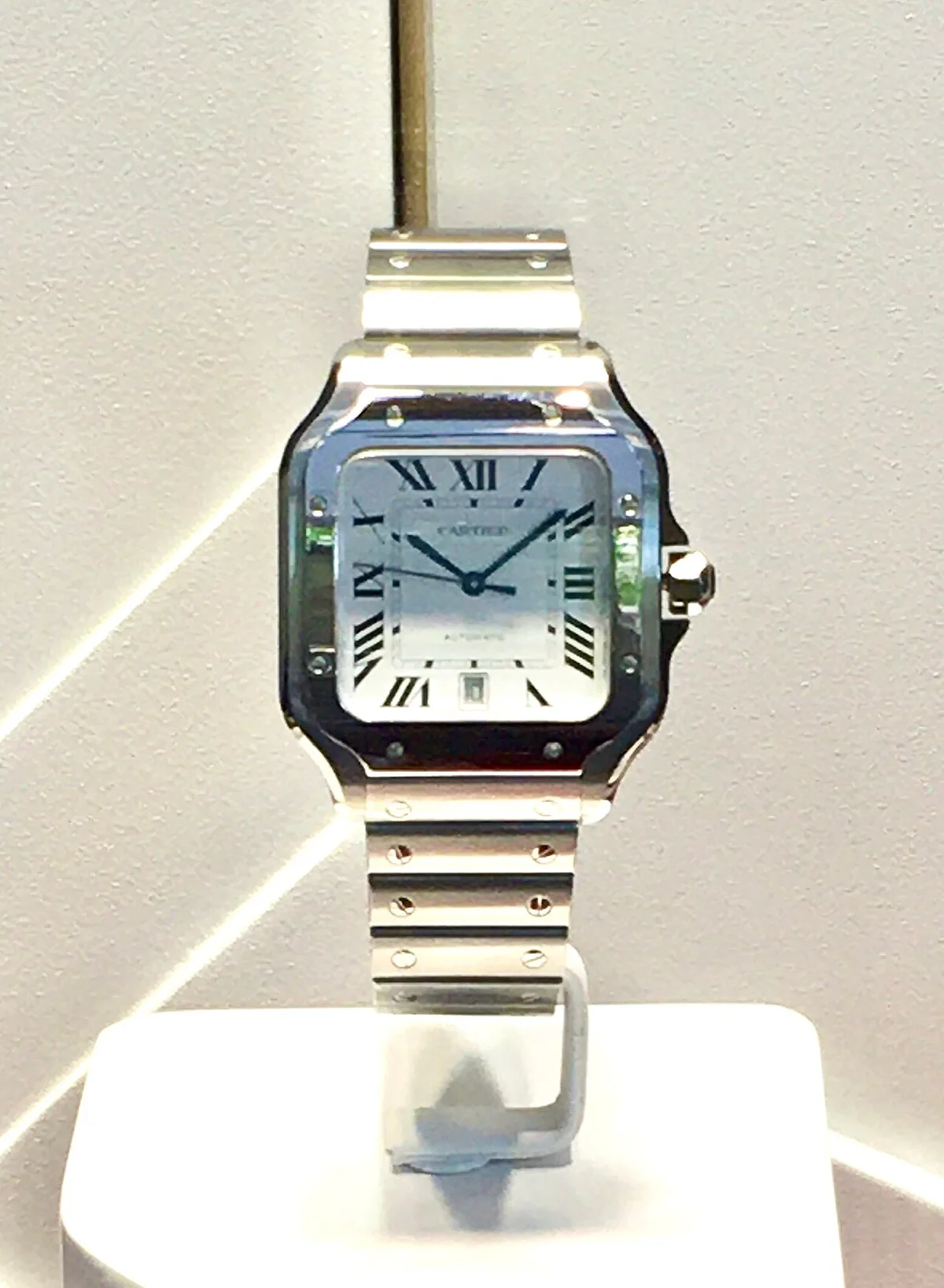 Cartier — редакційне зображення марки